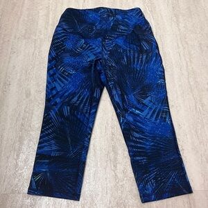 Old Navy Active Maternity leggings workout capri pants meidum
